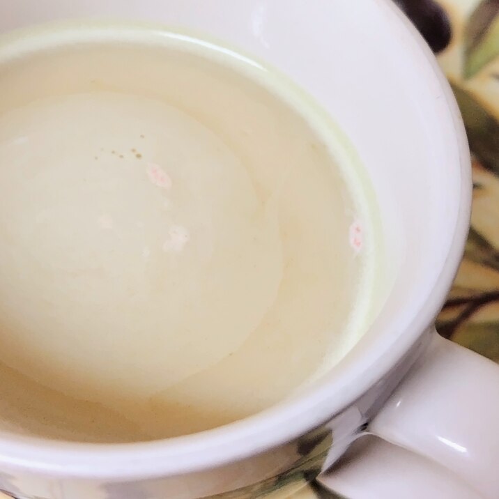 緑茶で甘さ控えめに❀春に飲みたい！さくらラテ